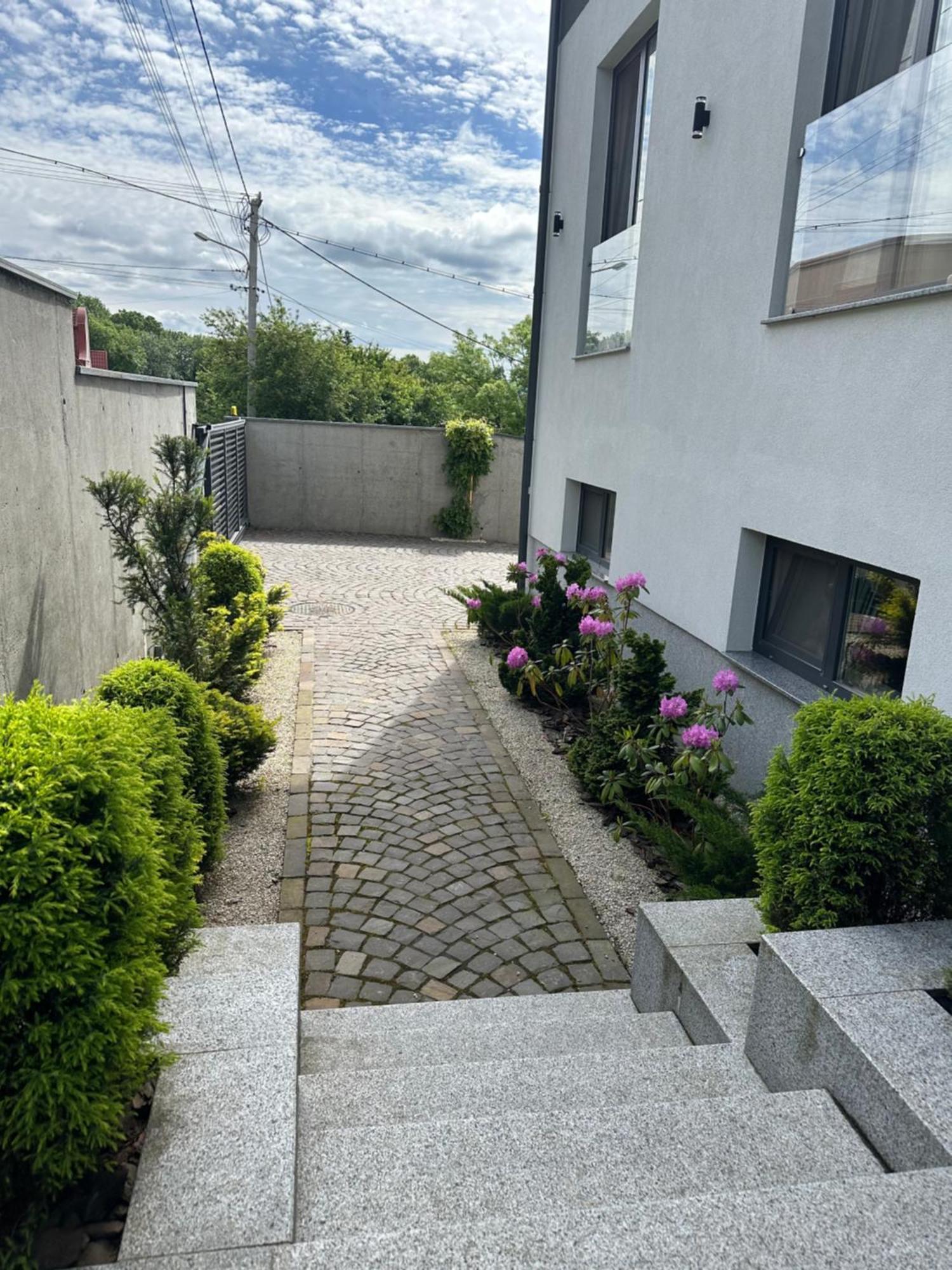 Панорамні Апартаменти Uzhhorod Exterior photo